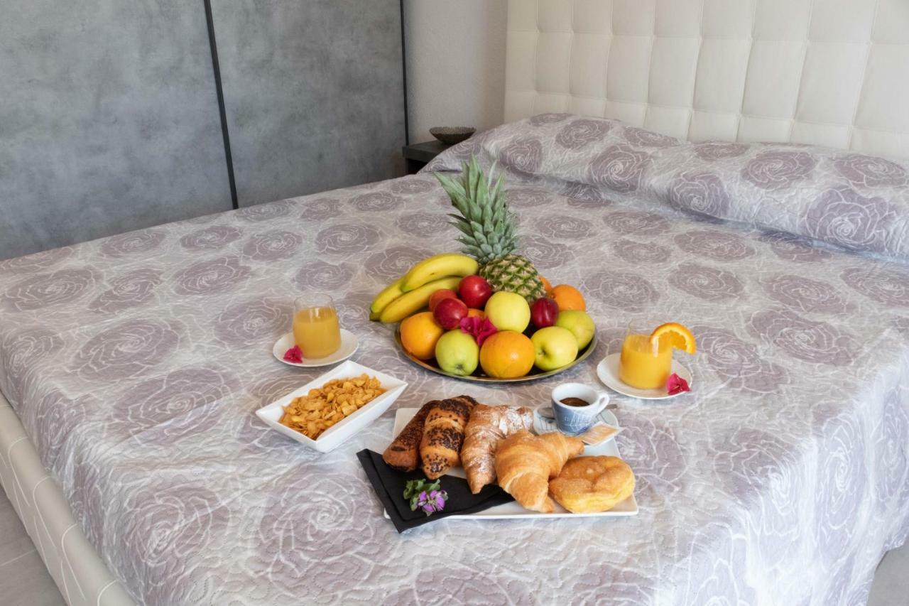 Cala Caterina Rooms Виласимиус Екстериор снимка